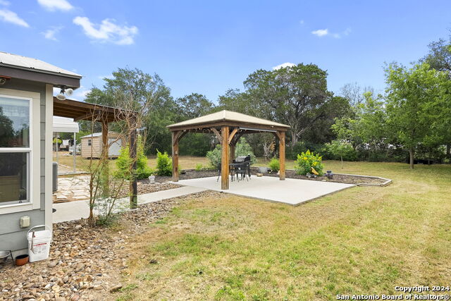 283 E Pipe Creek Dr Property Photo 27