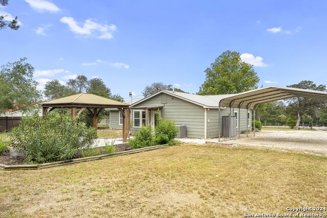 283 E Pipe Creek Dr Property Photo 30