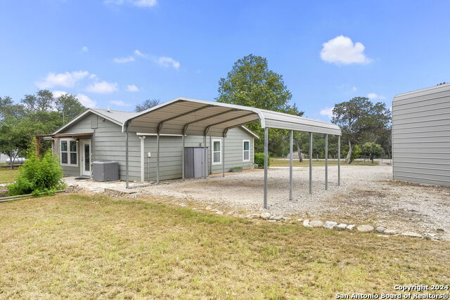 283 E Pipe Creek Dr Property Photo 31