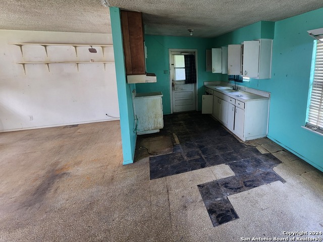 438 Park Plaza Property Photo 3