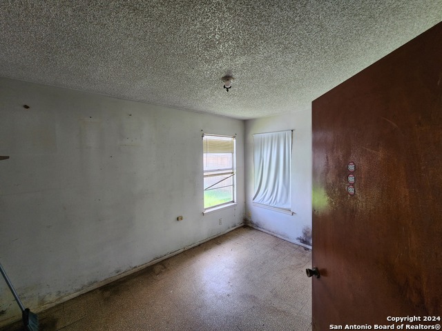 438 Park Plaza Property Photo 6