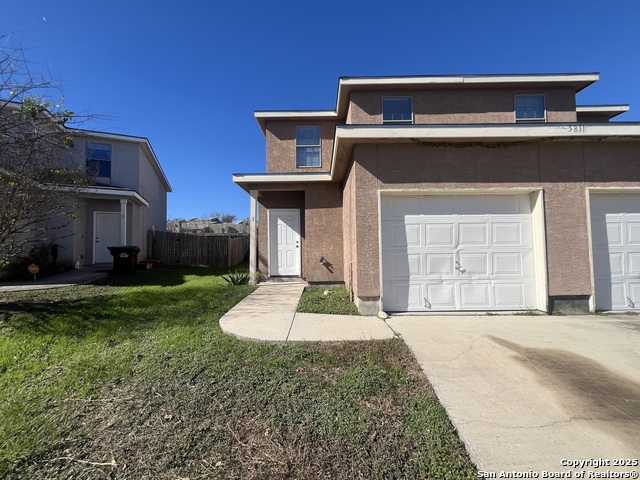 5811 GOLF BND Property Photo 1