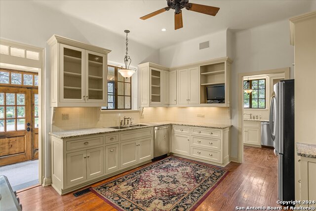 100 Steepside Lane Property Photo 29