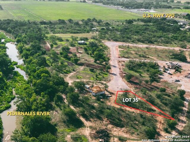 5112 E Us Hwy 290 Property Photo 1