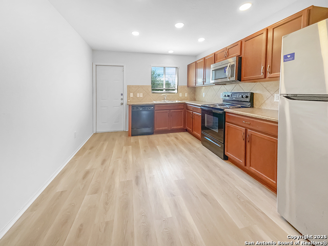 9534 Lookover Bay Property Photo 6