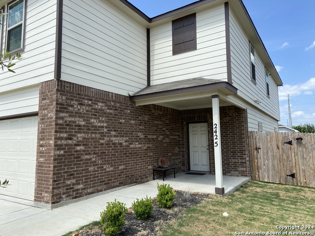 2425 Marty Way Property Photo 3