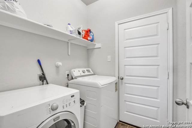 2425 Marty Way Property Photo 18