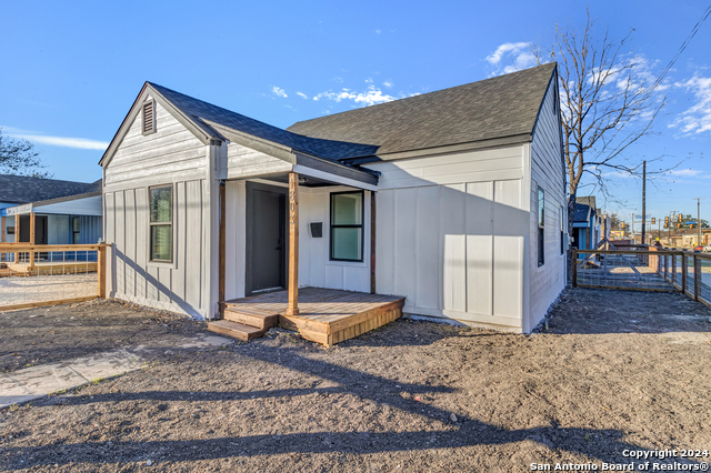 1803 Texas Ave Property Photo 3