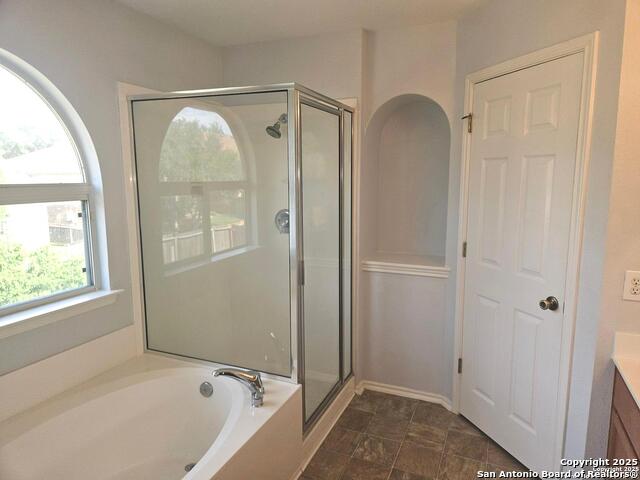 323 Hollow Trail Property Photo 24