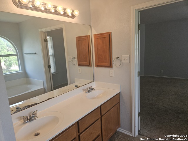 323 Hollow Trail Property Photo 25