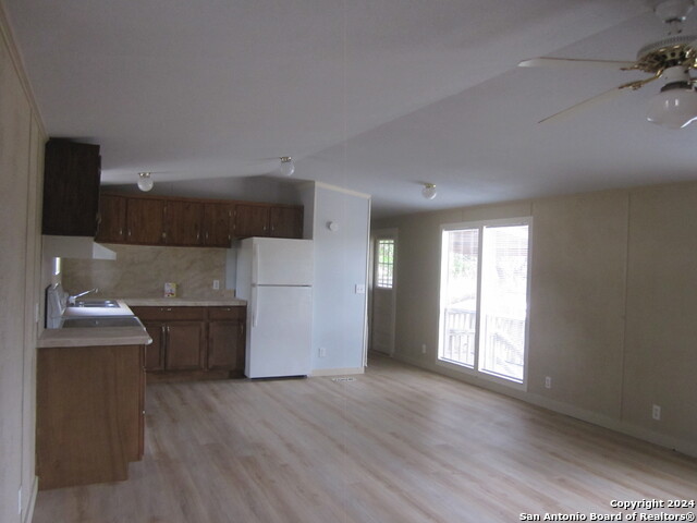 1095 Scenic Dr. Property Photo 10