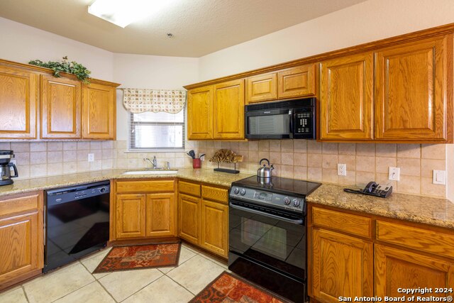 20 Tapatio Dr E Property Photo 5