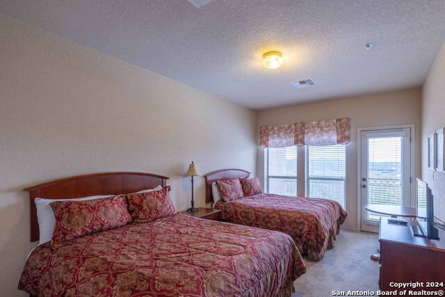 20 Tapatio Dr E Property Photo 8
