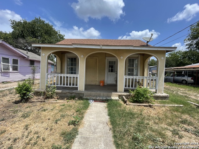 1633 W LAUREL Property Photo 1