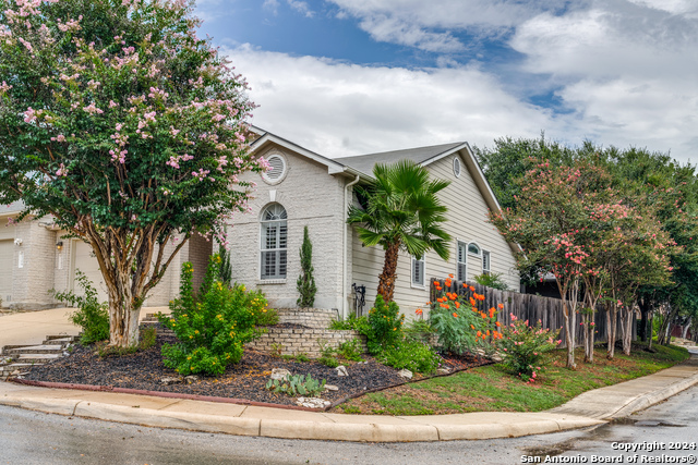 7702 Wexford Gln Property Photo 1