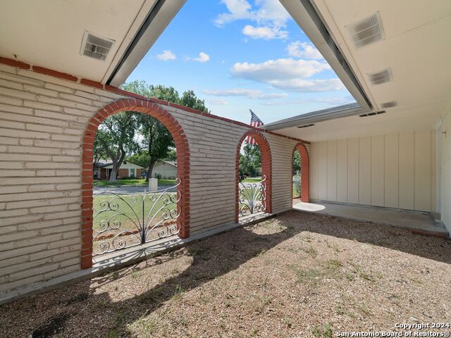 303 Cordoba Dr Property Photo 7