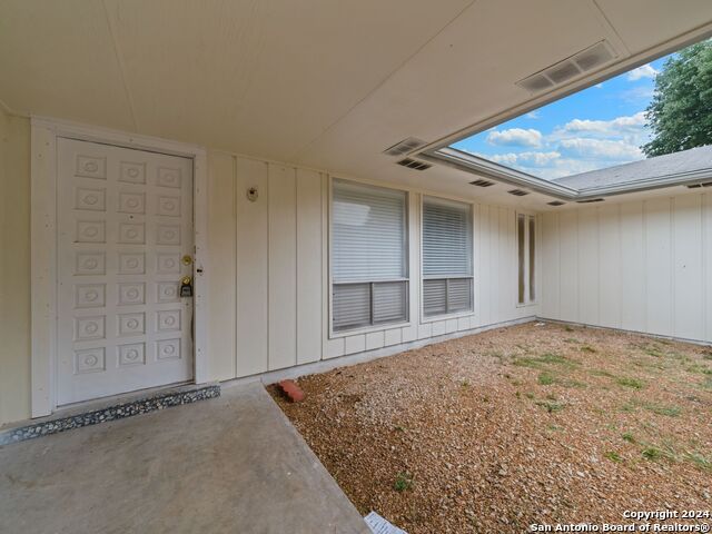 303 Cordoba Dr Property Photo 8