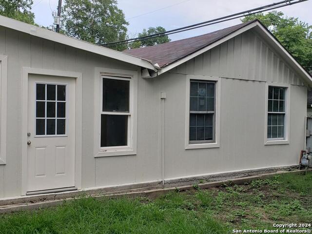 1406 Hicks Ave Property Photo 3