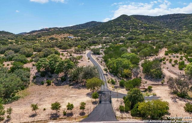 3293 N Little Creek Rd Property Photo 3