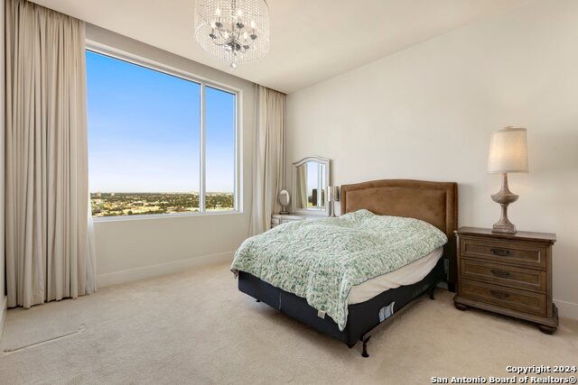 610 E Market St Property Photo 14