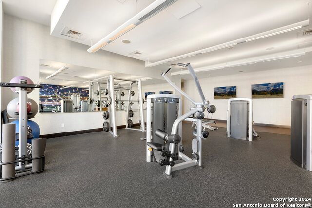 610 E Market St Property Photo 26