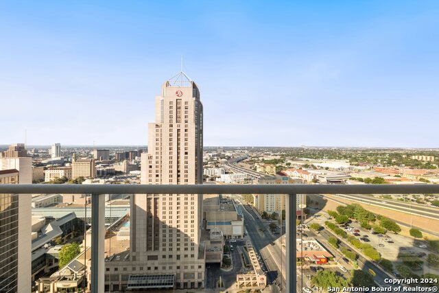 610 E Market St Property Photo 31