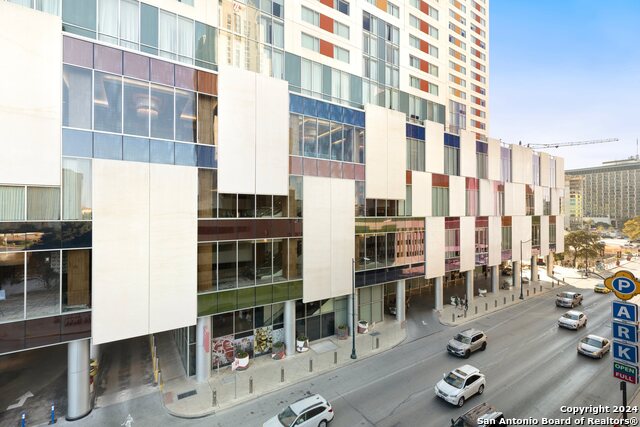 610 E Market St Property Photo 40