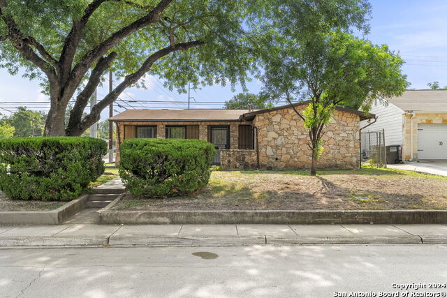 814 Brookview Property Photo 1