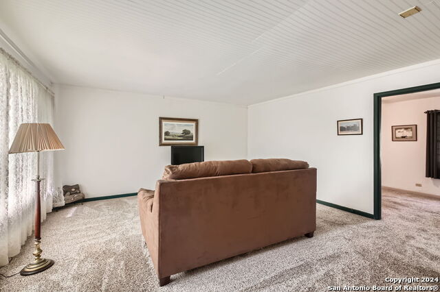 201 E Cheryl Dr Property Photo 5