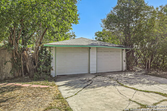 201 E Cheryl Dr Property Photo 26