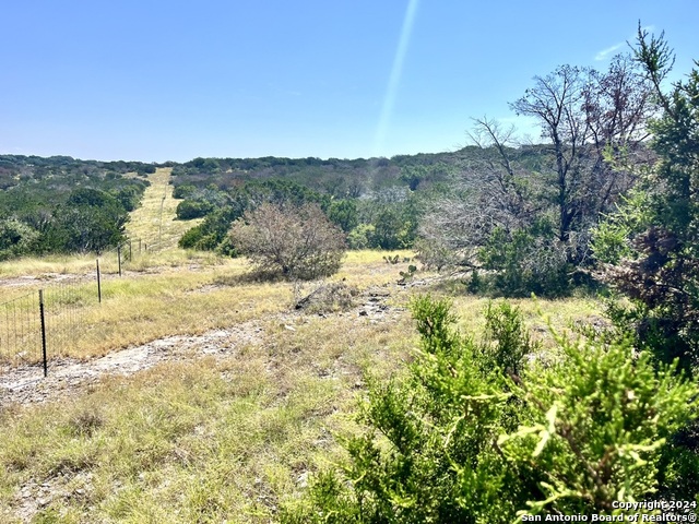 900 Alonzo Rd Property Photo 6