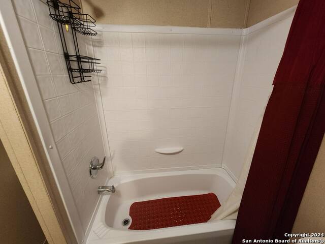 11903 N State Highway 123 Property Photo 7
