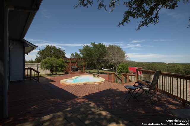 354 Thoroughbred Property Photo 1