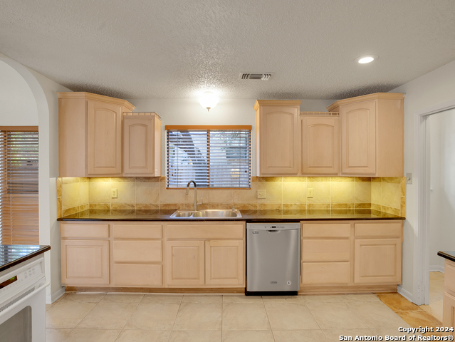 16718 Turkey Point St Property Photo 10