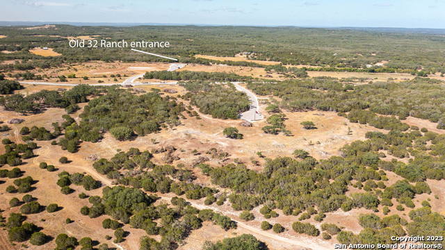 87 Tiswin Trl Property Photo 3
