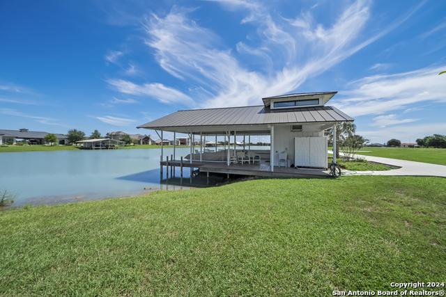 108 Lakeside Cv Property Photo 2