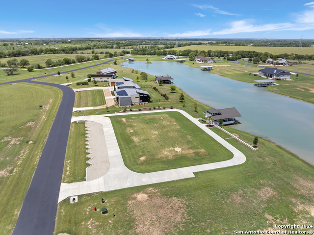 108 Lakeside Cv Property Photo 23