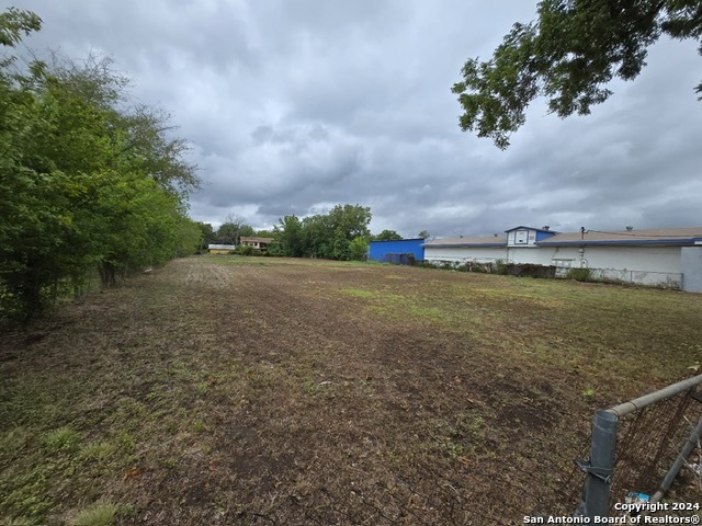 1521 S Ww White Rd Property Photo 10