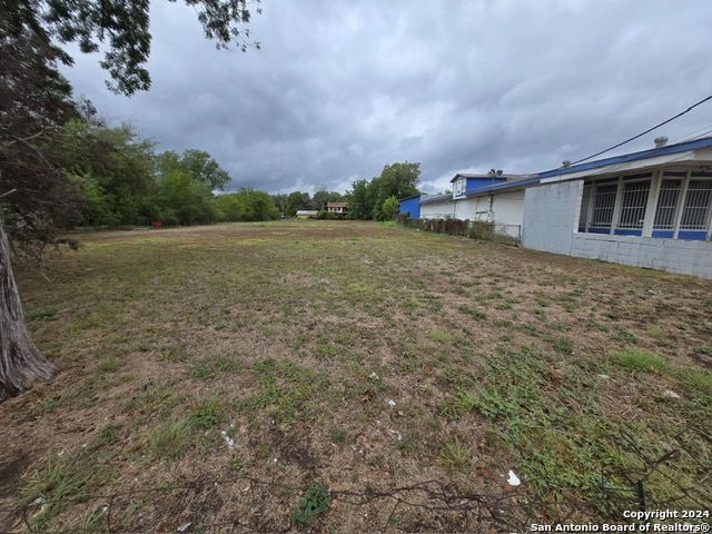 1521 S Ww White Rd Property Photo 12