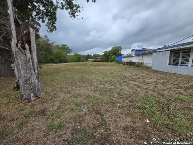1521 S Ww White Rd Property Photo 14