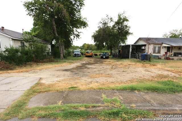 330 CHICKERING AVE Property Photo 1
