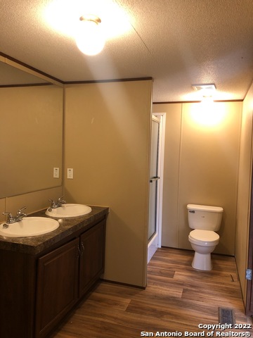 1914 14th St Property Photo 9