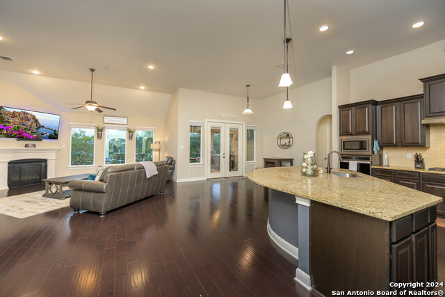 219 Roundtop Hill Property Photo 9
