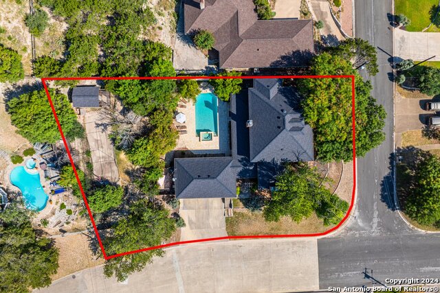 2122 West Bluff Dr Property Photo 2