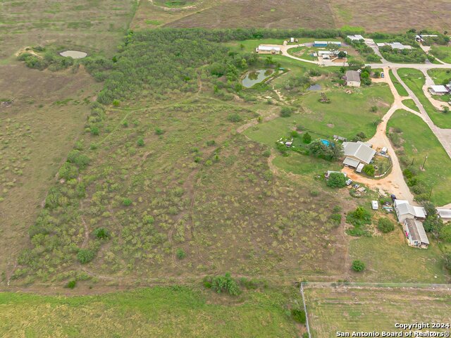 316 Castin Ln Property Photo 4
