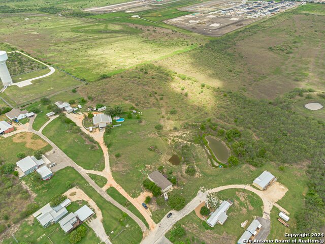 316 Castin Ln Property Photo 5
