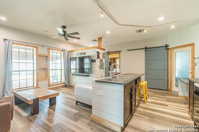 316 Castin Ln Property Photo 10