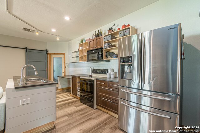 316 Castin Ln Property Photo 11
