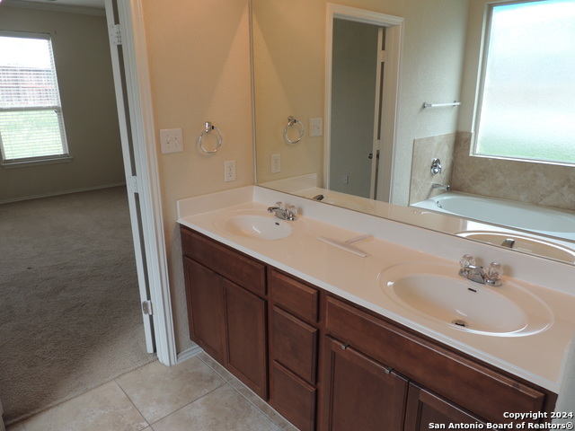 345 Maple Way Property Photo 10