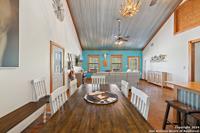 2631 Us Highway 281 Property Photo 6